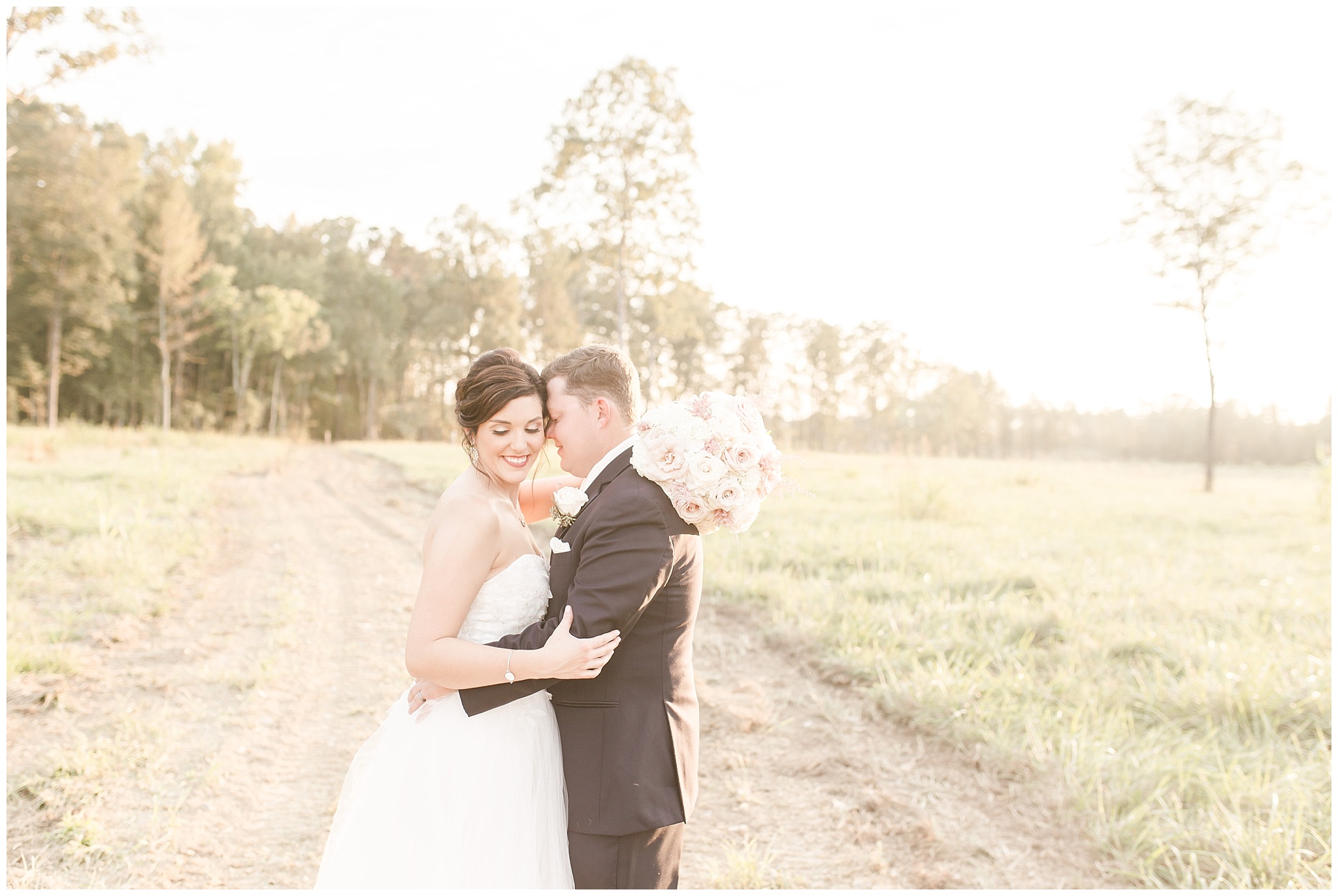 classy wedding at the farmstead nc by hypimages